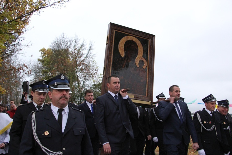 Powitanie ikony MB Częstochowskiej w Białyninie