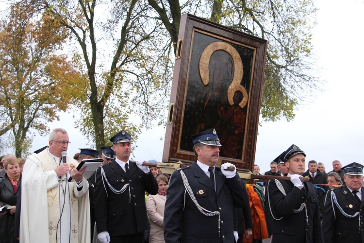 Powitanie ikony MB Częstochowskiej w Białyninie