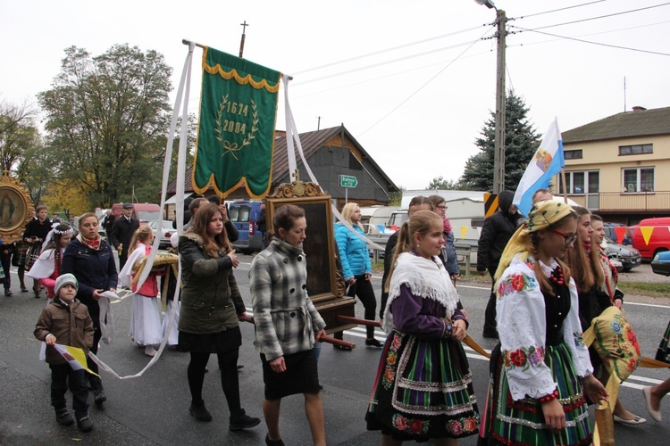 Powitanie ikony MB Częstochowskiej w Białyninie