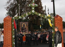 Na powitanie Maryi w Głuchowie przygotowano piękne dekoracje