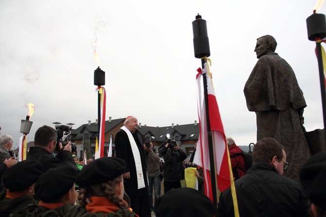 Pomnik ks. Karola Wojtyły w Gdowie