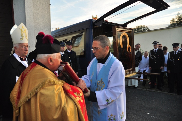 Powitanie ikony MB Częstochowskiej w Wysokienicach