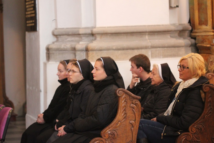 Uroczystości jadwiżańskie 2016 - pielgrzymka kapłanów, seminarzystów, osób konsekrowanych