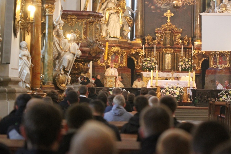 Uroczystości jadwiżańskie 2016 - pielgrzymka kapłanów, seminarzystów, osób konsekrowanych