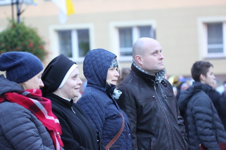 Uroczystości jadwiżańskie 2016 - pielgrzymka Trzebniczan do grobu św. Jadwigi 