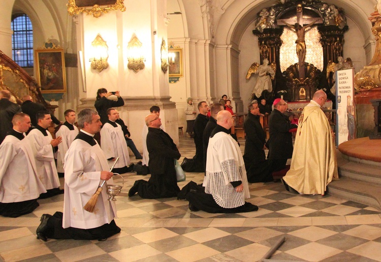 Uroczystości jadwiżańskie 2016 - pielgrzymka Trzebniczan do grobu św. Jadwigi 