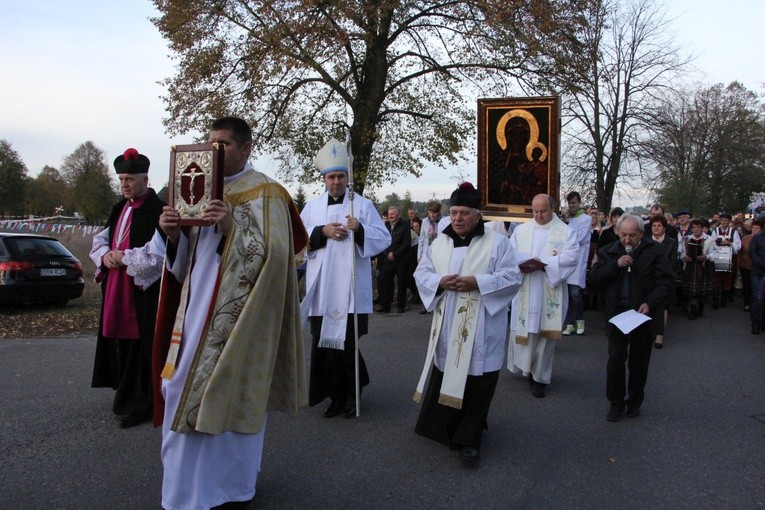 Powitanie ikony MB Częstochowskiej w Boguszycach
