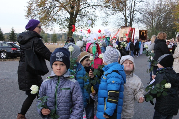 Powitanie ikony MB Częstochowskiej w Boguszycach