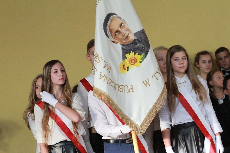 Tymowa - nadanie imienia szkole