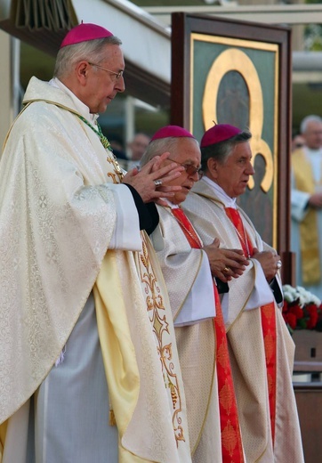 Wierni wzięli udział w Eucharystii