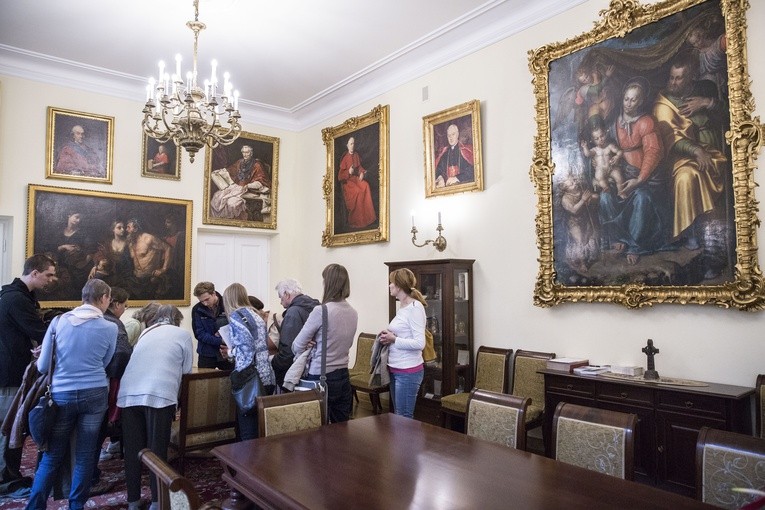 Dom Arcybiskupów Warszawskich