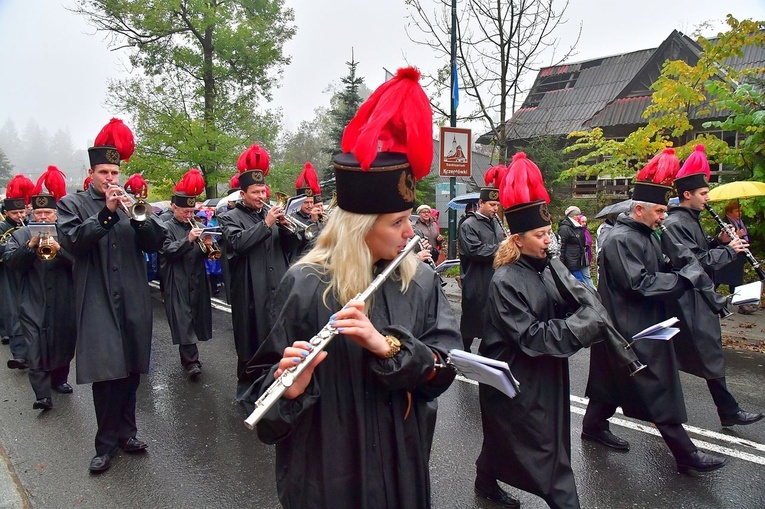 Z procesją przez Krupówki