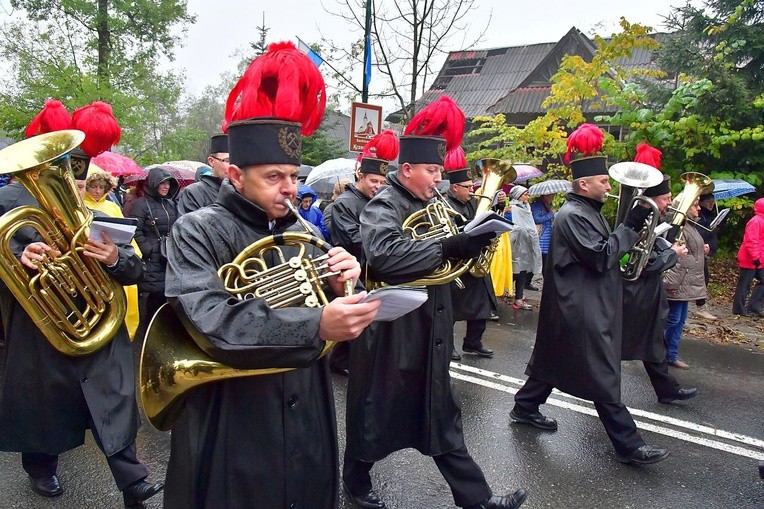 Z procesją przez Krupówki