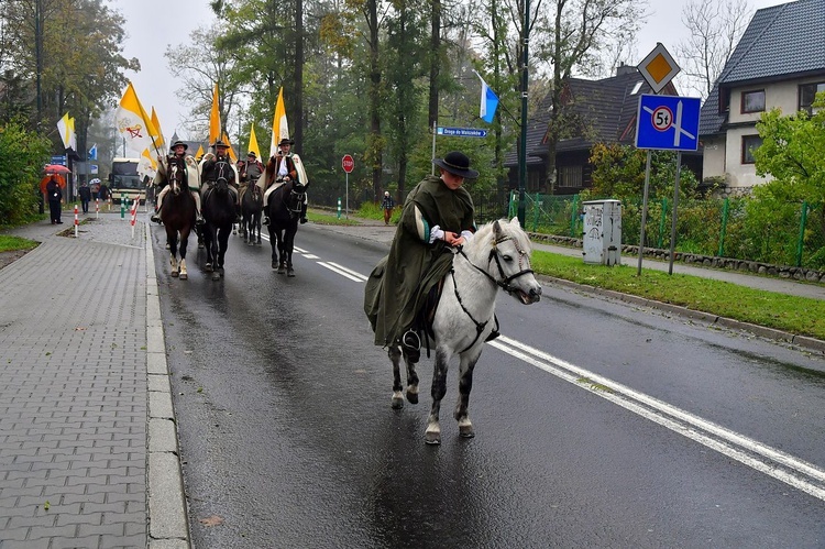 Z procesją przez Krupówki