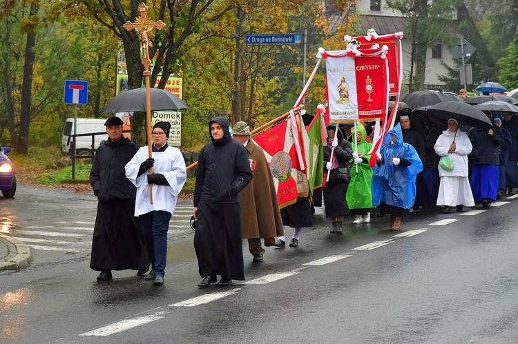 Z procesją przez Krupówki