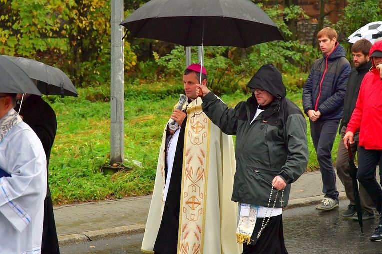 Z procesją przez Krupówki