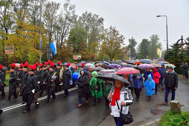 Z procesją przez Krupówki