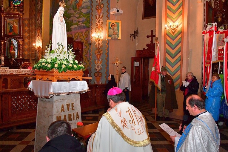 Z procesją przez Krupówki