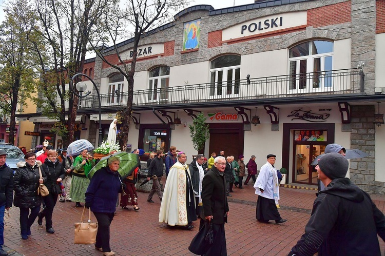 Z procesją przez Krupówki