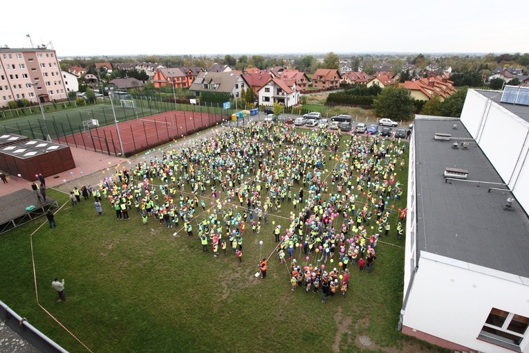 Tysiąc odblaskowych balonów