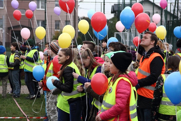 Tysiąc odblaskowych balonów