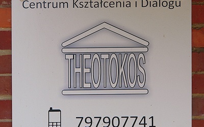 Listopad w „Theotokos”