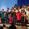 Muzycy Wesołego Wędrownika i uczestnicy warsztatów gospel wspólnie zaśpiewali dla upamiętnienia Norberta Blachy.