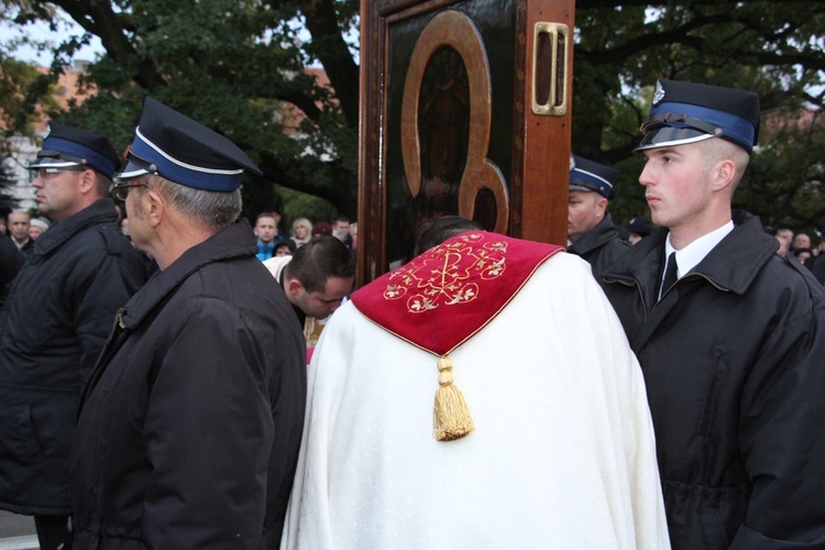 Powitanie ikony MB Częstochowskiej u oo. pasjonistów