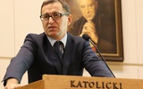 Prezes IPN Jarosław Szarek zwraca uwagę, że dziś uczelnia musi podołać zobowiązaniu, które nakłada na nią dziedzictwo. 