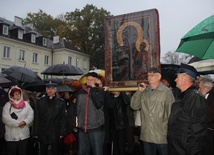 Pani Jasnogórska dotarła do prymasowskich Skierniewic. Peregrynację po ziemi skierniewickiej rozpoczęla od parafii św. Jakuba