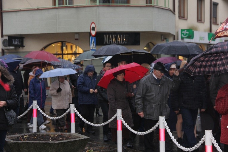 Powitanie ikony MB Częstochowskiej w parafii św. Jakuba w Skierniewicach