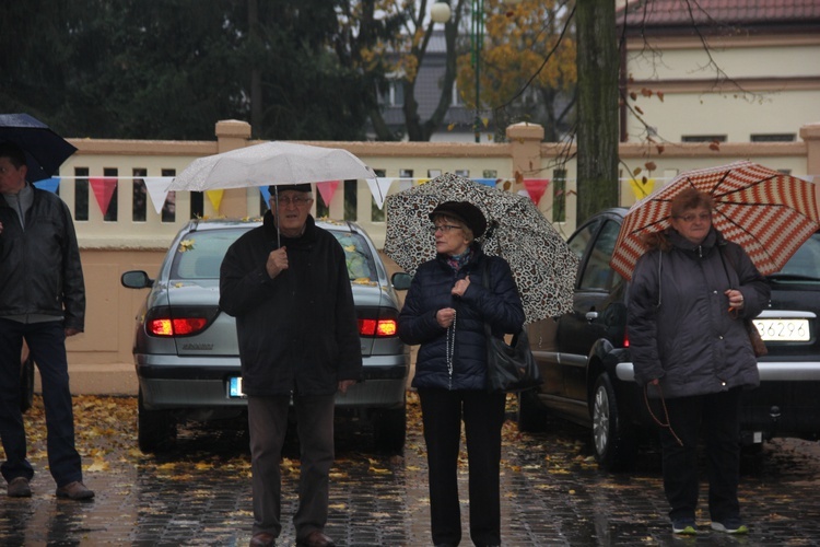 Powitanie ikony MB Częstochowskiej w parafii św. Jakuba w Skierniewicach