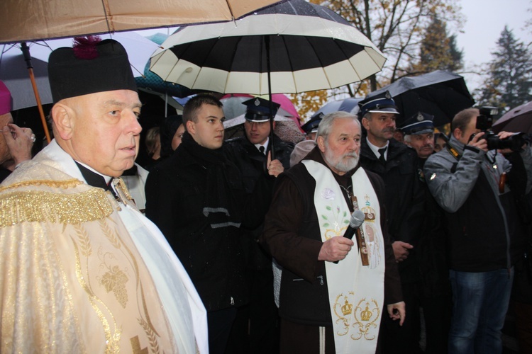 Powitanie ikony MB Częstochowskiej w parafii św. Jakuba w Skierniewicach