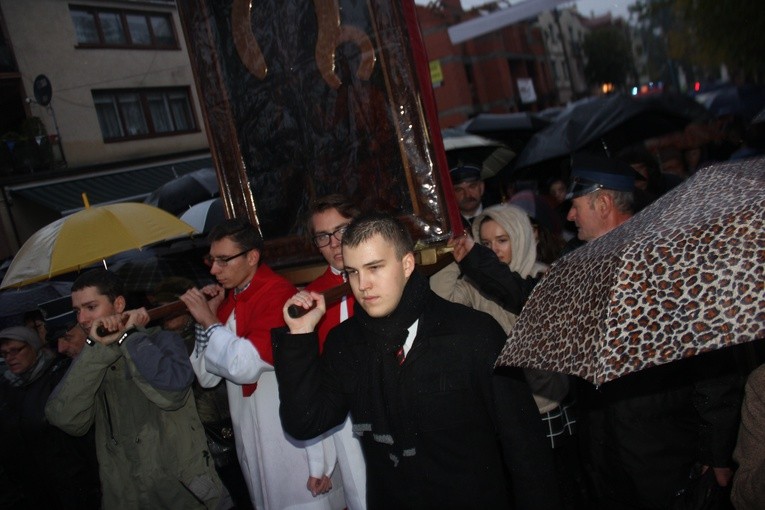 Powitanie ikony MB Częstochowskiej w parafii św. Jakuba w Skierniewicach
