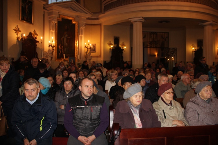 Powitanie ikony MB Częstochowskiej w parafii św. Jakuba w Skierniewicach