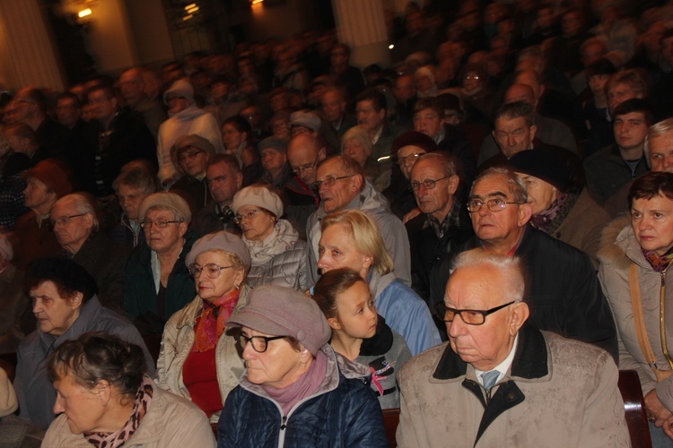 Powitanie ikony MB Częstochowskiej w parafii św. Jakuba w Skierniewicach