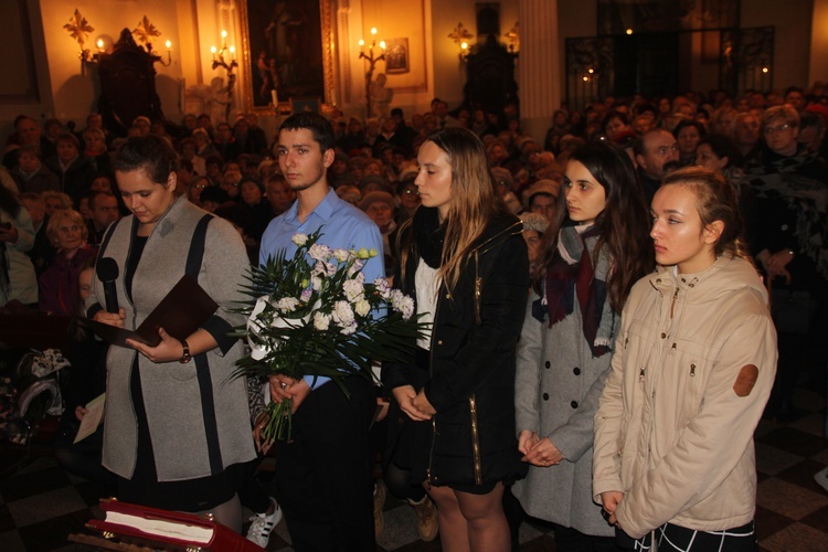 Powitanie ikony MB Częstochowskiej w parafii św. Jakuba w Skierniewicach