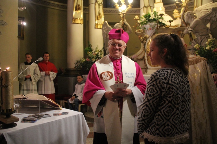 Powitanie ikony MB Częstochowskiej w parafii św. Jakuba w Skierniewicach