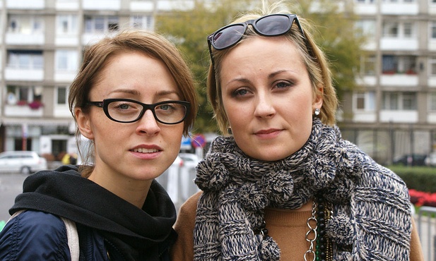 Natalia Przybysz (z lewej) z siostrą Pauliną. 