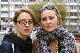 Natalia Przybysz (z lewej) z siostrą Pauliną. 