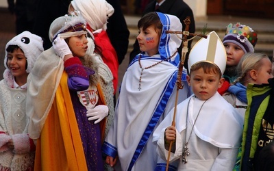 Taki duży, taki mały, może świętym być