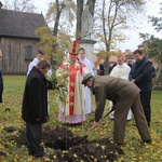 Wprowadzenie relikwii św. Jana Pawła II i św. Maksymiliana do archikolegiaty w Tumie