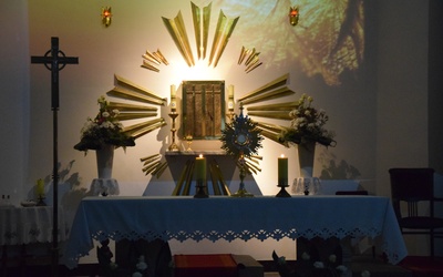 Przed Najświętszym Sakramentem dziękowano za naiwedzenie Matki Bożej i za życie św. Jana Pawła II