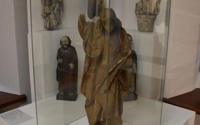Wystawa o świętych w przasnyskim muzeum