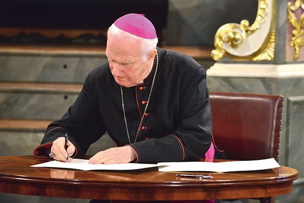 Biskup Ignacy Dec wystosował specjalne zaproszenie do diecezjan. 
