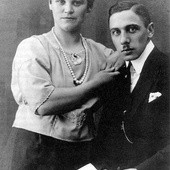 Nicolaus w dniu zaręczyn z Elizabeth – 1921 rok