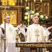▲	Mszę św. rozpoczynającą nowennę koncelebrowali ks. Paweł Zięba  oraz ks. Jan Sztygiel.