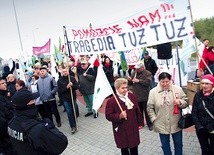 ▲	Protest pod Centrum Wystawienniczo- -Kongresowym. 