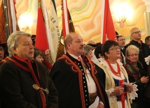 Górale Żywieccy podziękowali za swoje 90-lecie w kościele w Radziechowach