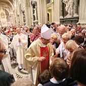 W pielgrzymce uczestniczyło 50 biskupów, 250 księży i kilka tysięcy wiernych.